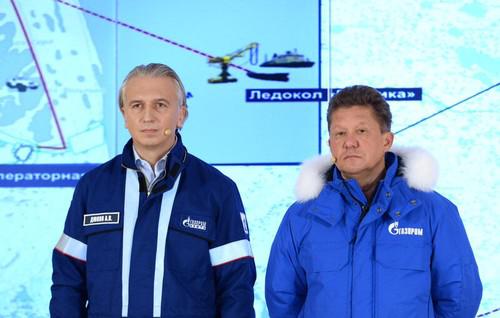 Александр Дюков и Алексей Миллер (справа) Александр Дюков и Алексей Миллер (справа)