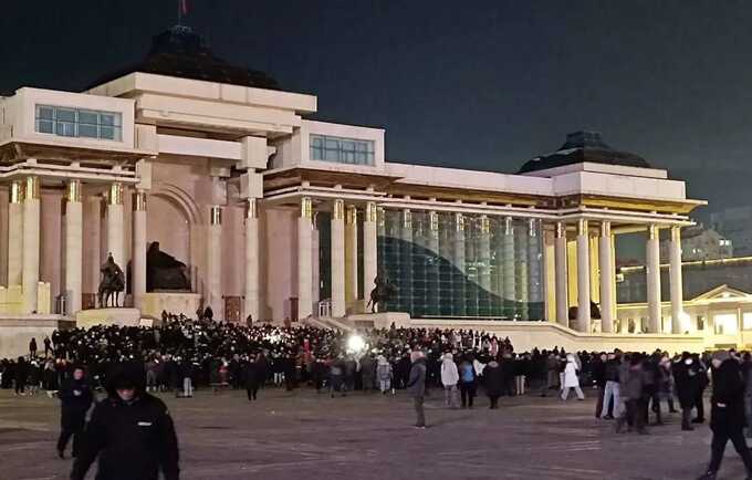 Митинг в Монголии: протестующие требуют решения экологических и экономических проблем