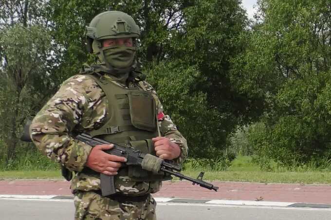 В Белгородской области разыскивают военного, который устроил стрельбу и сбежал с автоматом