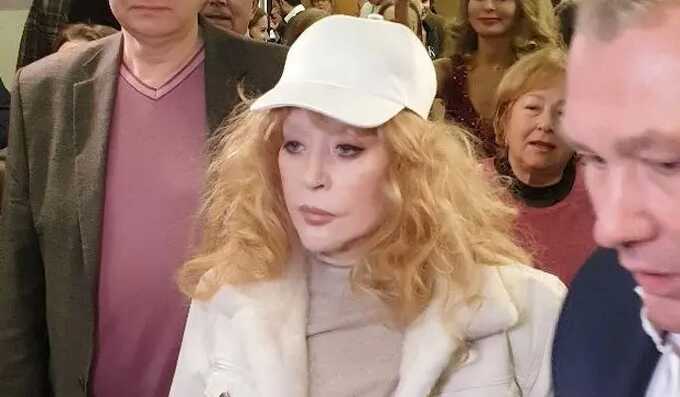 Власти собираются лишить Пугачеву звания народной артистки