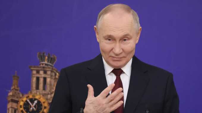 Путин заявил, что Россия поддерживает все мирные инициативы