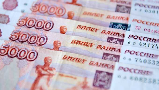 Сын советника вице-губернатора Санкт-Петербурга передал мошенникам 750 тысяч рублей, принадлежавших его родителям