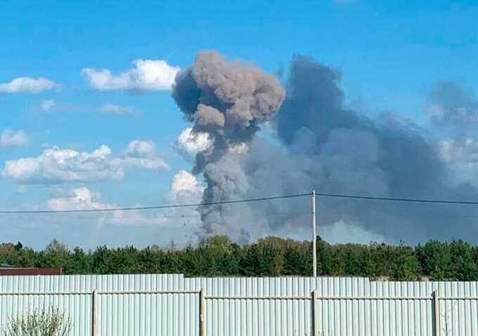 Во Владимирской области возник пожар после серии взрывов