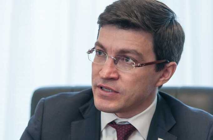 Михаил Сердюк и неудача концессии в Сургуте: обвинения в мошенничестве и низком качестве строительства