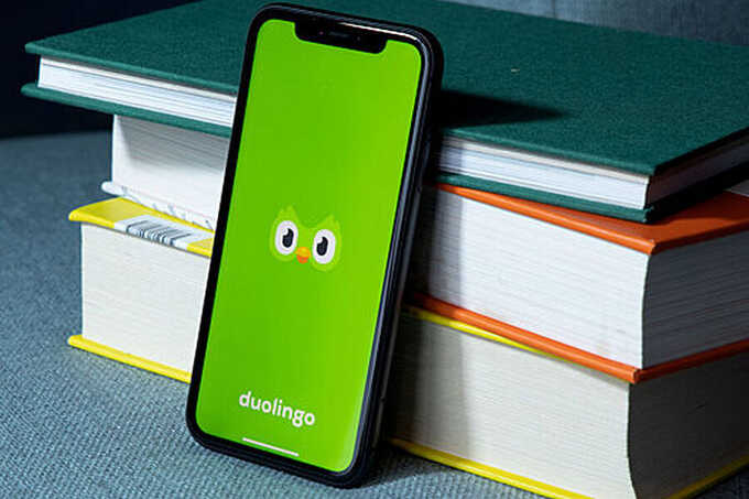 Глава компании Duolingo объявил, что фирма переходит на стратегию AI-first и перестраивает свои процессы с акцентом на искусственный интеллект