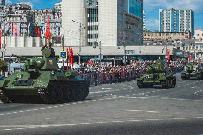 Танки и парады: Владивосток отметил День Победы