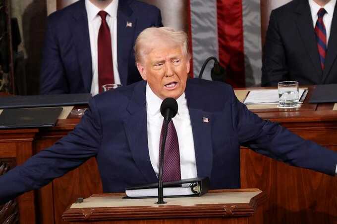 Трамп потребовал от Украины начать переговоры с Россией и сорвал планы ЕС по введению новых санкций