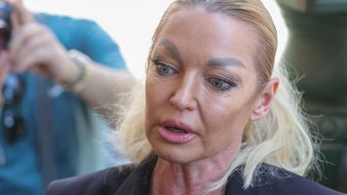 Волочкова расплакалась у гроба Григоровича и почувствовала себя плохо
