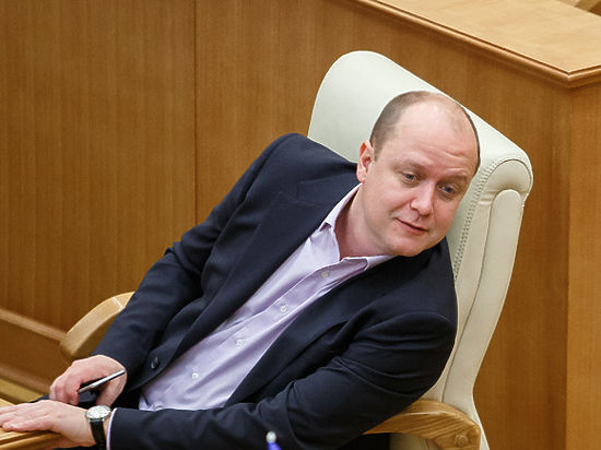 Как под танковой бронёй: Чемезов взял Буркова под стальное крыло УВЗ Как под танковой бронёй: Чемезов взял Буркова под стальное крыло УВЗ kkiqqqidrkitekrt qhxidtziqqhitkvls